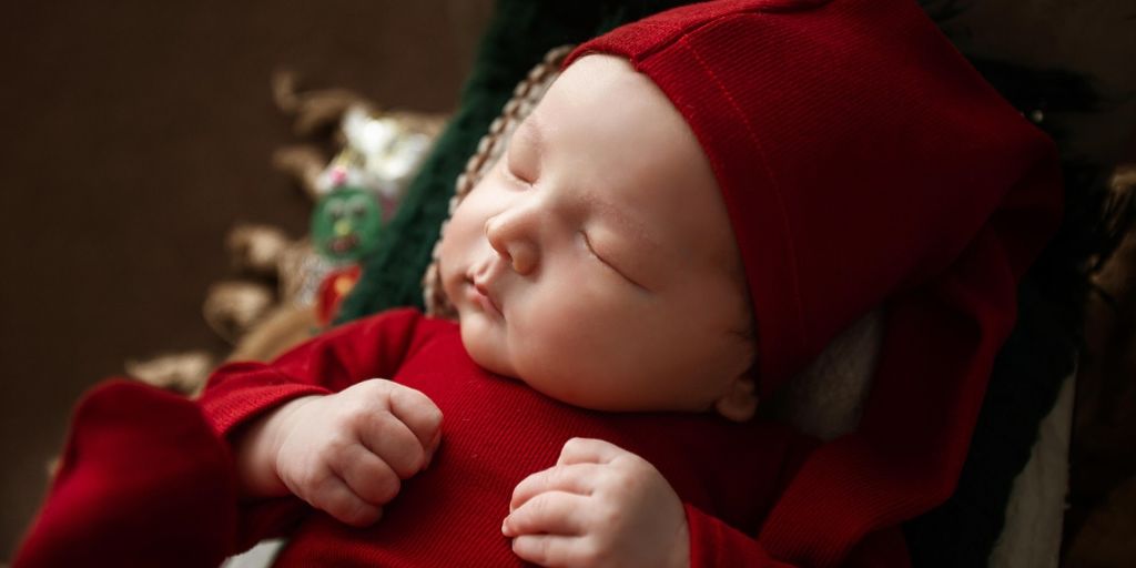 Baby als Weihnachtsmann