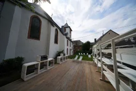 Bleibe in der Alten Kirche